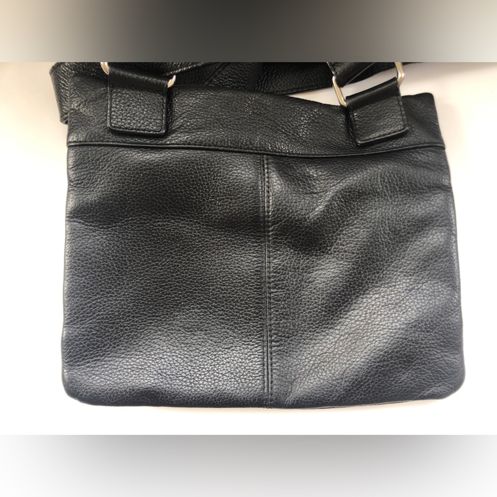 2/$40 - Danier convertible shoulder/cross body bag - Picture 11 of 12